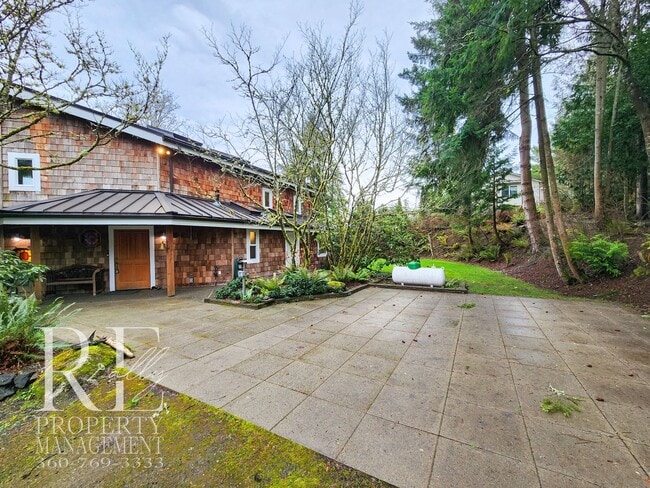 Building Photo - MOVE-IN SPECIAL: 50% OFF FIRST MONTHS RENT - Waterfront Rustic Retreat with Vaulted Ceilings, Pic...