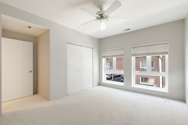 Building Photo - 1415 Sherman Ave