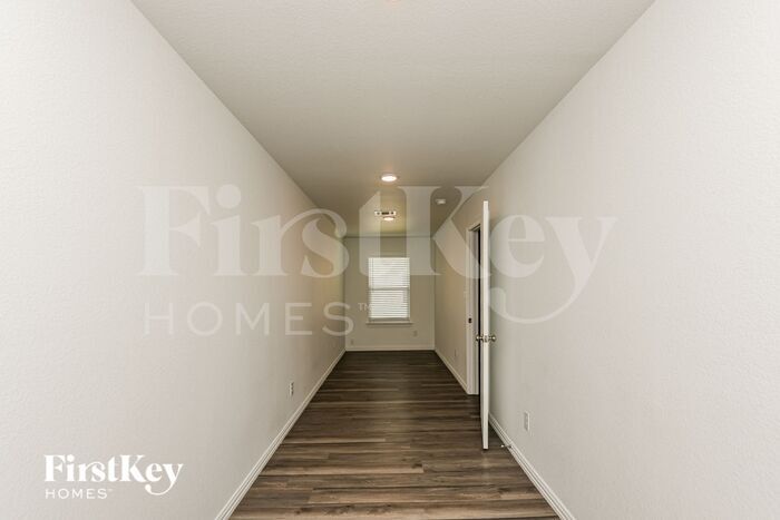 Building Photo - 7336 Parkside Pl Dr