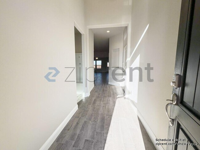 Building Photo - 3108 Lionsgate Dr