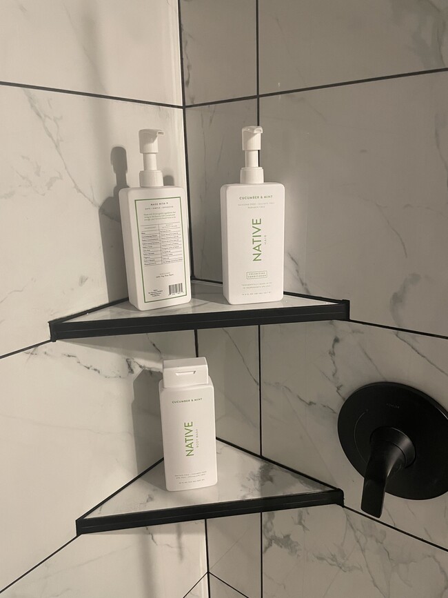 Building Photo - 1631 NW Everett St