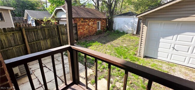 Building Photo - 147 Brighton Dr