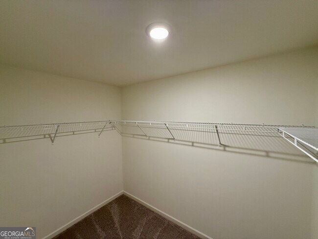 Building Photo - 322 Foxtrot Trl