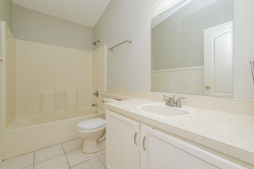 Building Photo - 10621 Navigation Dr