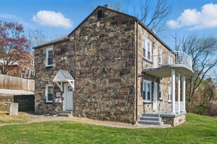 Building Photo - 310 W Riverview Ave