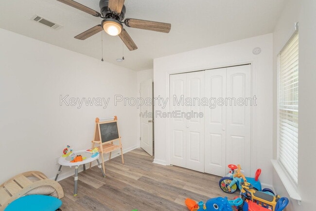 Building Photo - 3128 Alexandria Dr