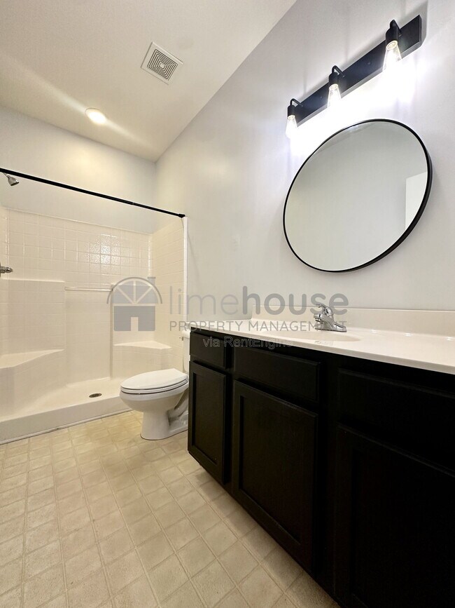 Building Photo - 4452 Leamore Square Rd