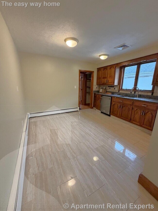 Building Photo - 33 Lafayette St