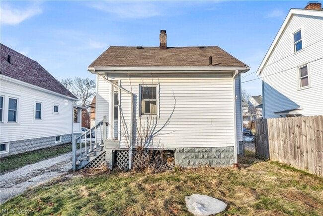 Building Photo - 18810 Arrowhead Ave