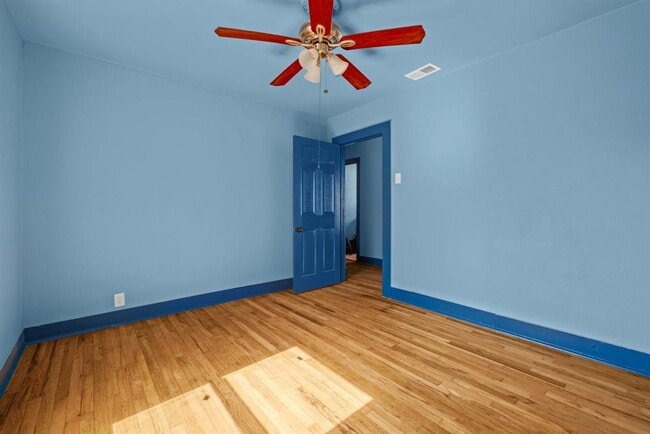 Building Photo - 1181 Graham St