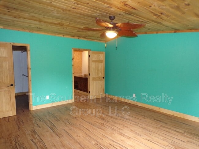 Building Photo - 2025 Co Rd 750