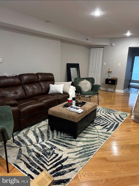 Building Photo - 414 Durfor St