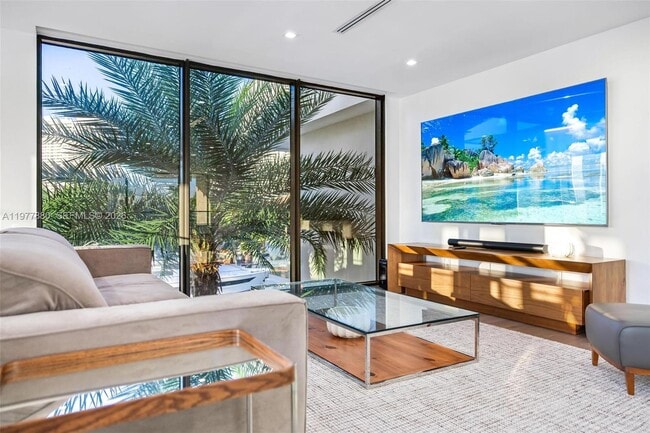 Building Photo - 3367 NE 168th St