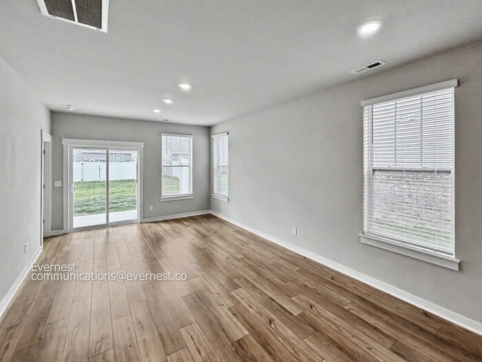 Building Photo - 710 Mickelson Way