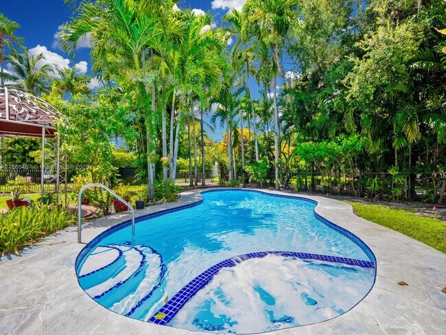 Building Photo - 50 De Leon Dr