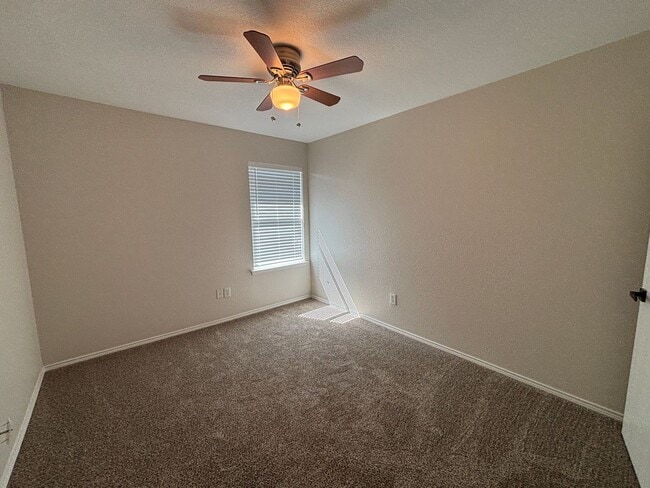 Building Photo - 4 BR/2BA | Updated Single Family Home | 2-Car Garage Parking | Fenced backyard
