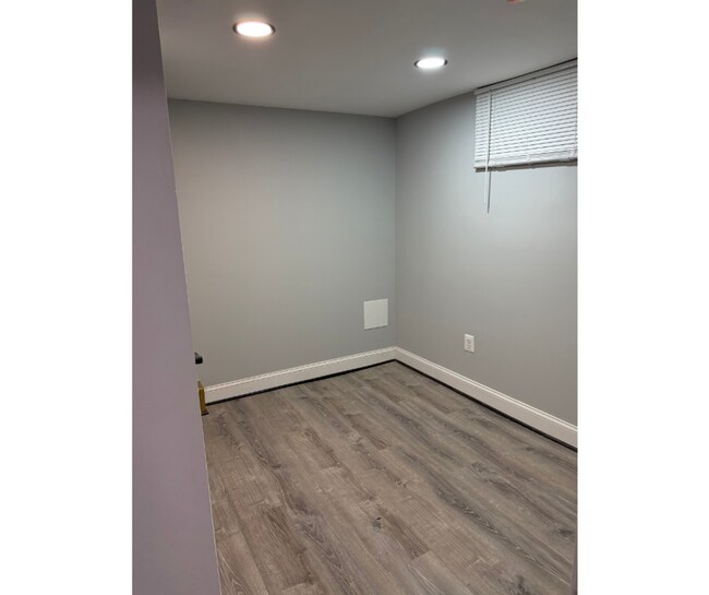 Building Photo - 615 N Rosedale-BC AVAILABLE $550 BC