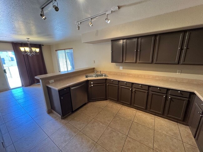 Building Photo - 3 Bedroom - 2.5 Bath - 1395 Sq. Ft. Home f...
