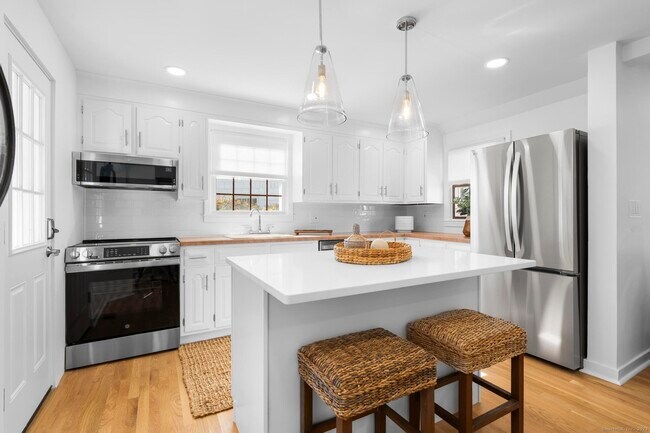 Building Photo - 27 Reef Ct