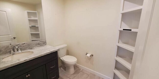 Building Photo - 25939 Cypress St