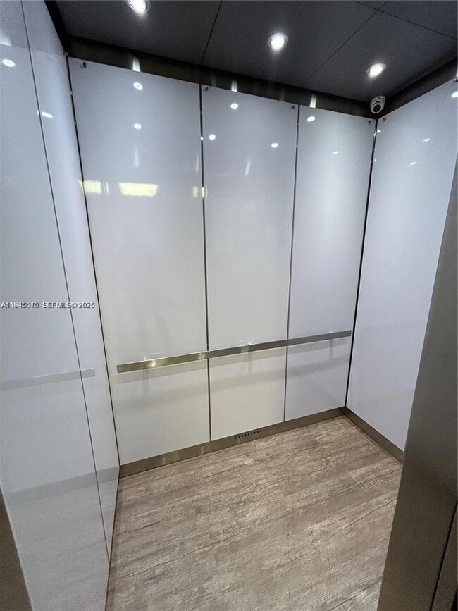 Building Photo - 16508 NE 26th Ave