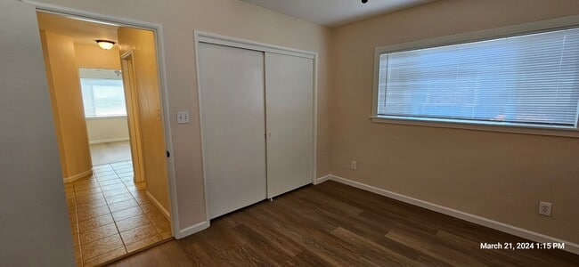 Building Photo - Charming Updated Single Story Home is Cent...