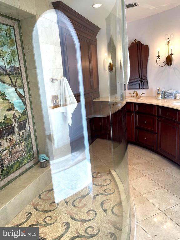 Building Photo - 28 Main St