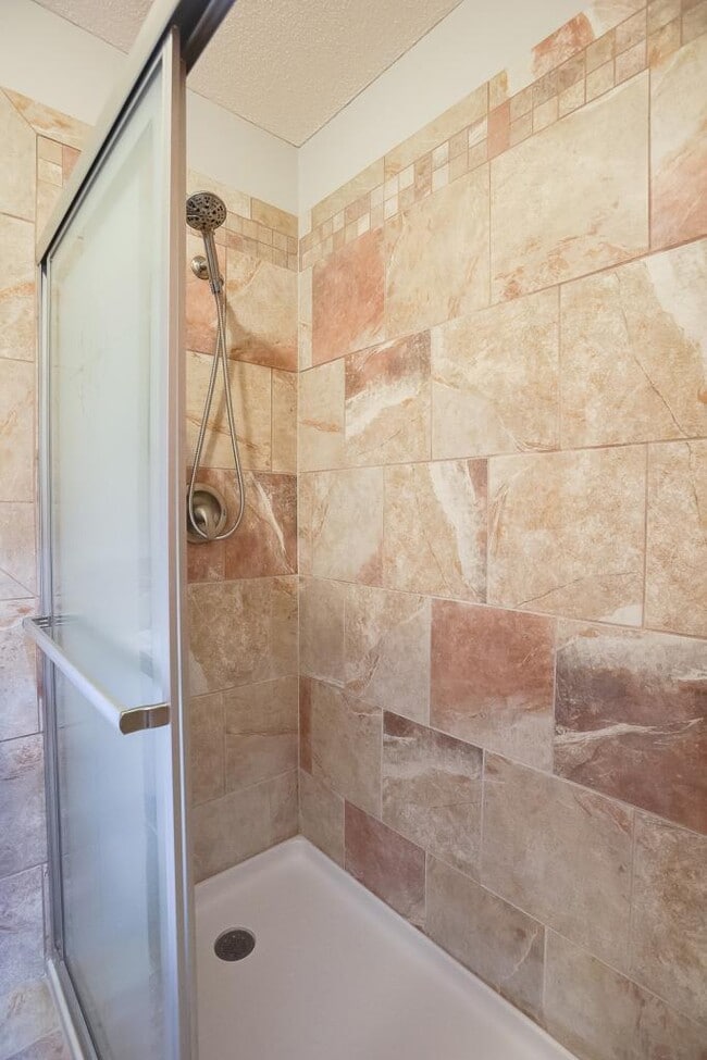 Building Photo - 4820 Park Commons Dr