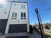 Building Photo - 827 Winslow Wy NW