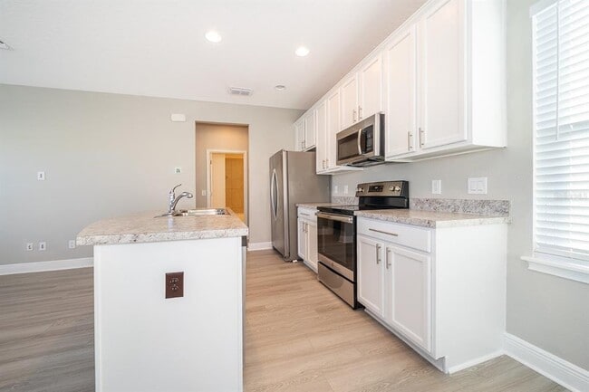 Building Photo - 13541 Doisy St