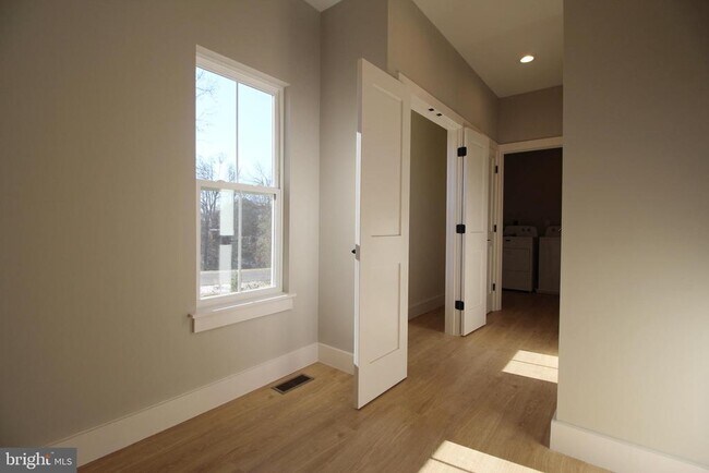 Building Photo - 224 Mill Race Dr