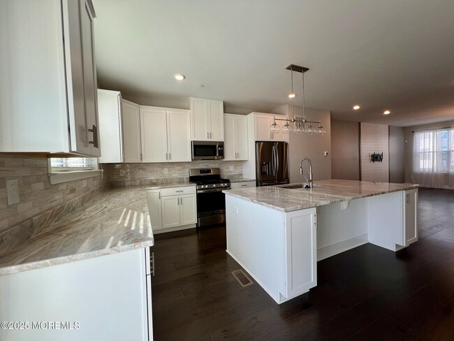 Building Photo - 32 Mariveles Wy