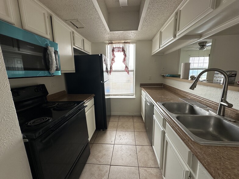 Building Photo - 9170 Forest Ln