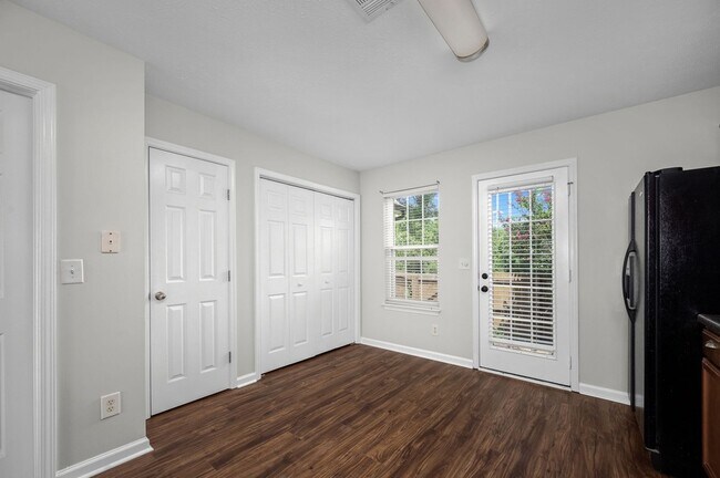 Building Photo - 340 Stewarts Landing Cir