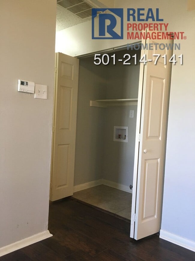 Building Photo - 134 Lonsdale Cir