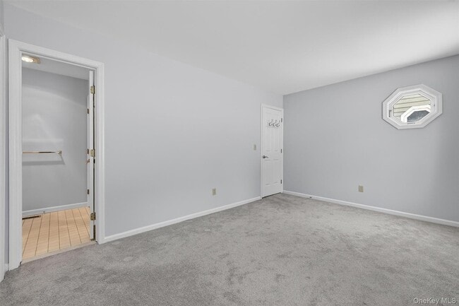 Building Photo - 2003 Regent Dr