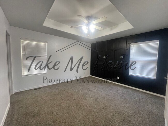 Building Photo - 821 S Barberry Ct