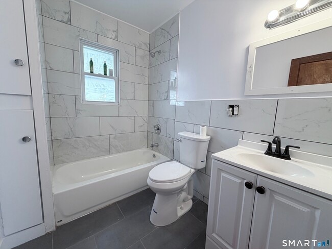 Building Photo - 394 Bishop Ave