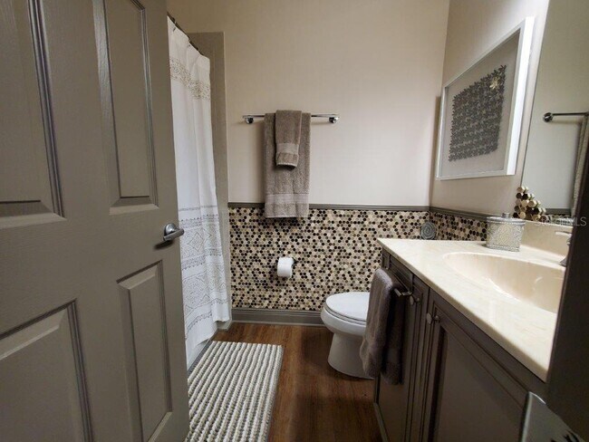 Building Photo - 240 West End Dr