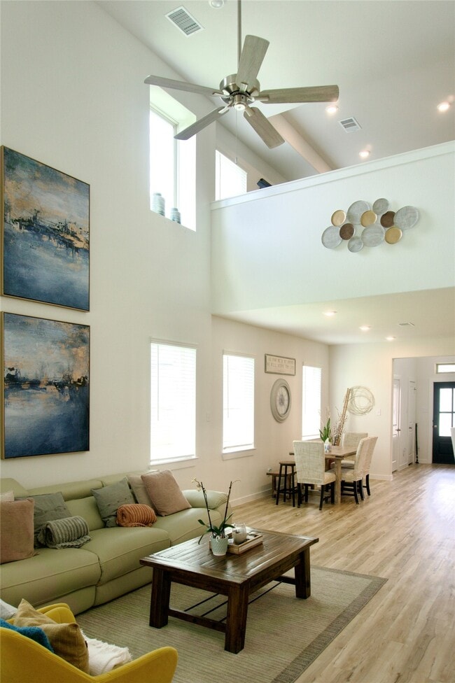 Building Photo - 31106 Aumbrey Ivy Ct