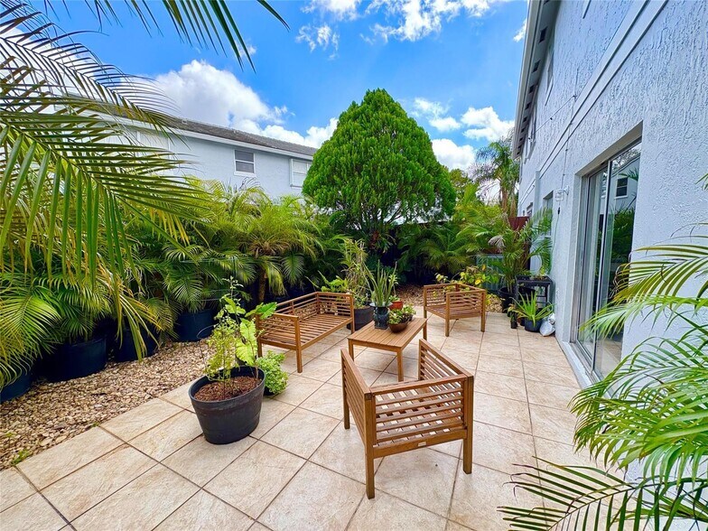 Building Photo - 4832 Grapevine Way