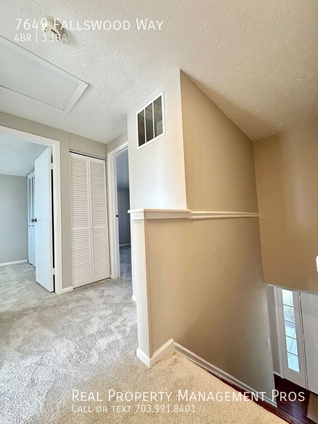 Building Photo - 7649 Fallswood Way