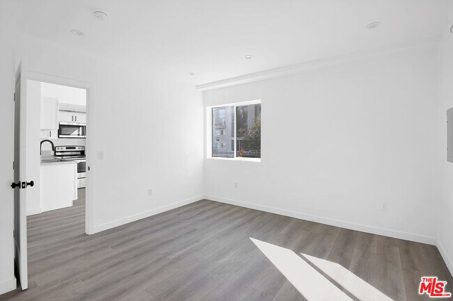 Building Photo - 1610 S Beverly Glen Blvd