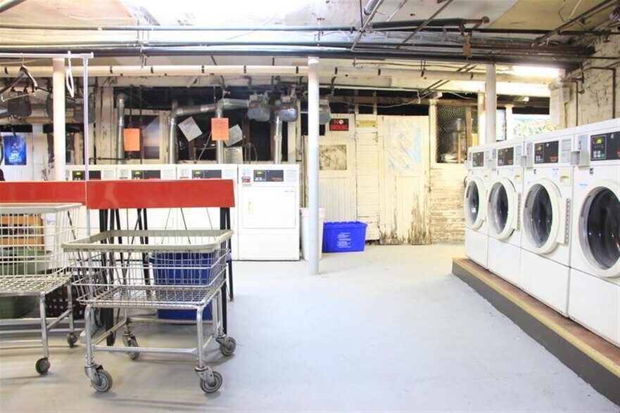 Building Photo - 74 Kirkland St