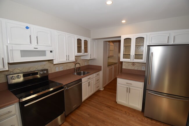 Building Photo - Bashford Lane Cluster