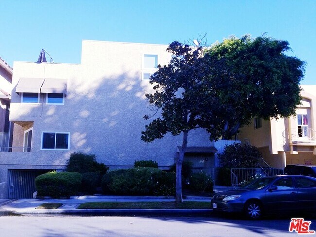 Building Photo - 10921 Morrison St