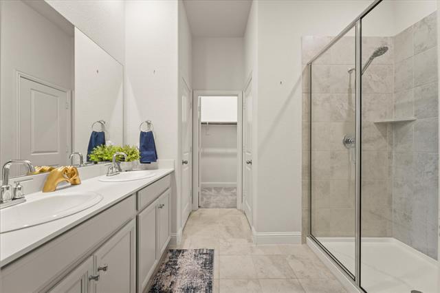 Building Photo - 7424 Palisades Dr