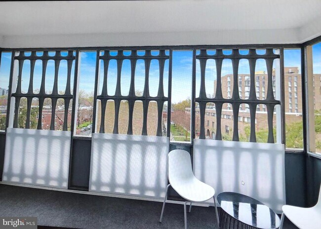 Building Photo - 1311 Delaware Ave SW