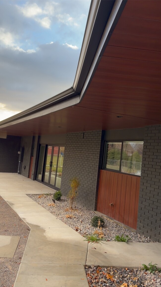 Building Photo - 1840 Sego Ln