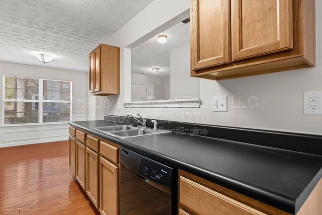 Building Photo - 2733 Vining Ridge Terrace